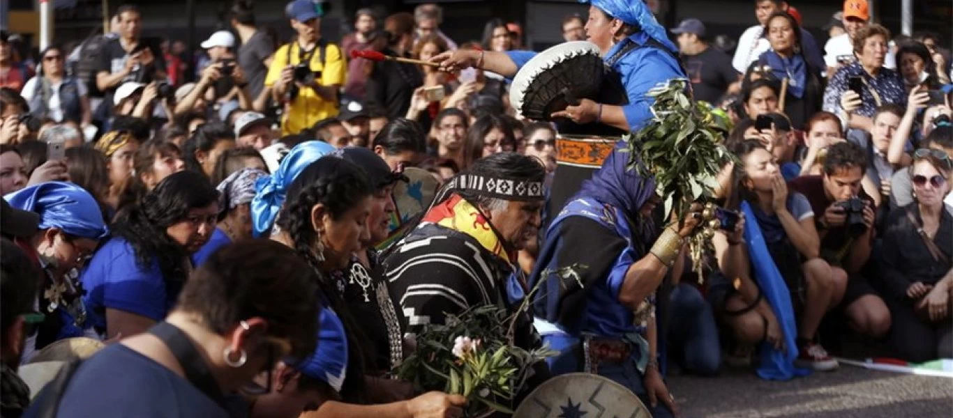 «Χάος» στη Χιλή: Διαδηλώσεις και συγκρούσεις με την αστυνομία - Σχέδιο αναθεώρησης του Συντάγματος από την κυβέρνηση